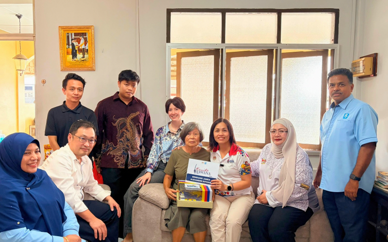 Tabung Kasih@HAWANA santuni waris tokoh wartawan Sarawak, mendiang James Alexander Ritchie