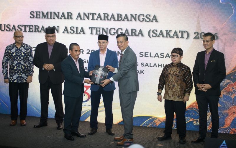 UNIMAS julung kali tuan rumah SAKAT, perkasa persuratan serantau