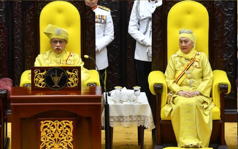 Penderhakaan moden UMNO-PN, usaha gulingkan Tuanku Muhriz wajar dikenakan tindakan – Pakar