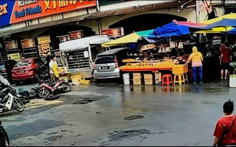 Pemandu warga emas tersilap tekan pedal minyak, tiga individu cedera di Pandan Perdana