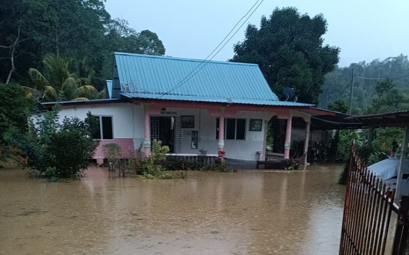105 penduduk pindah ke PPS akibat banjir kilat