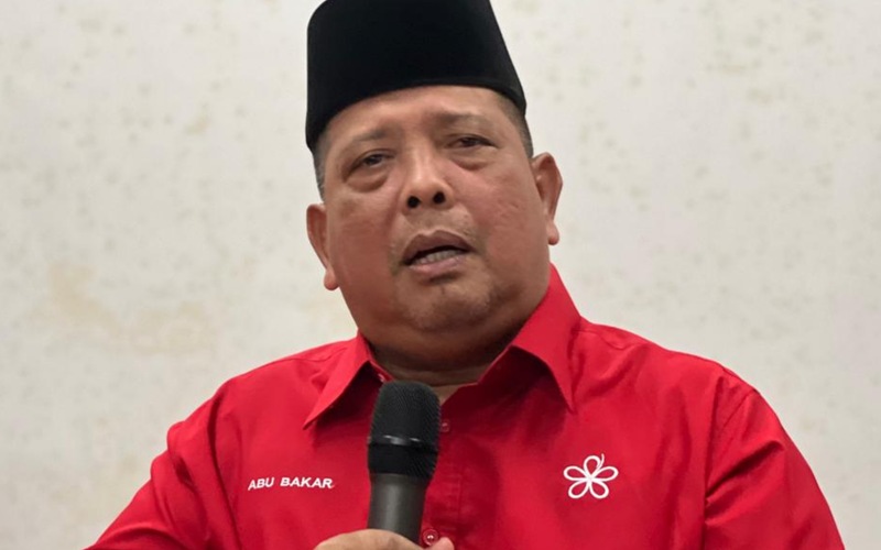 Abu Bakar hilang semua jawatan Bersatu, keahlian digantung dua penggal