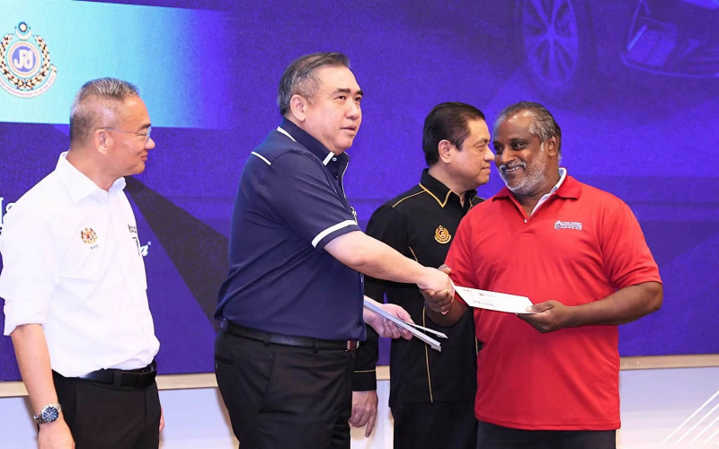Bukan ‘pancing undi’, semua pemandu teksi sah dapat RM1,000 – Anthony