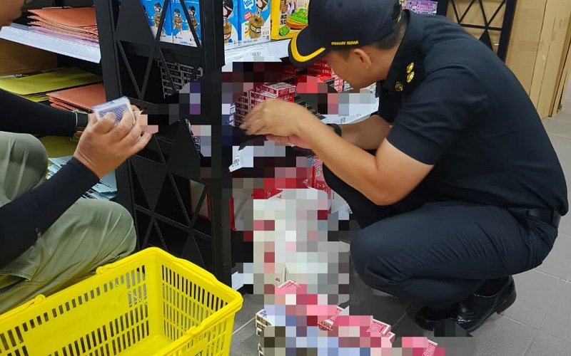 Tiga premis diserbu, KPDN Sandakan sita daun terup tiruan bernilai RM55,079