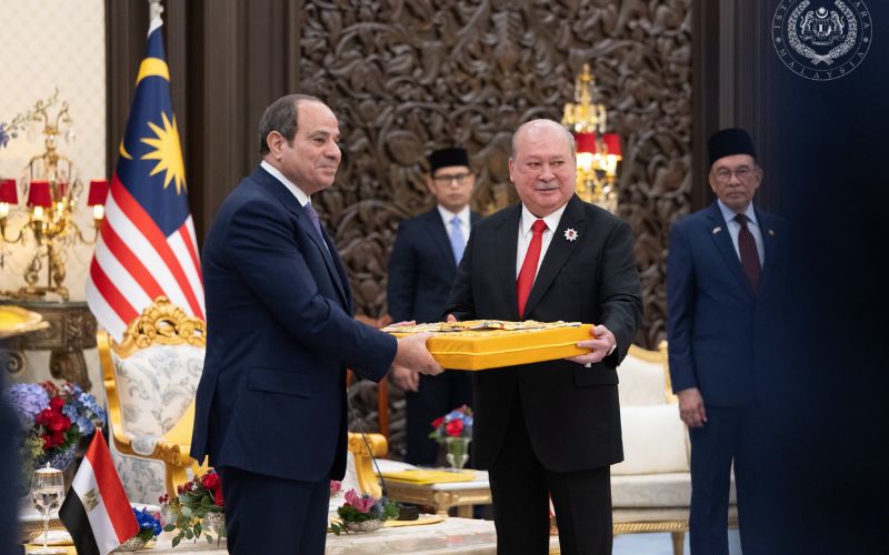 Sultan Ibrahim kurnia D.M.N. kepada Presiden Mesir